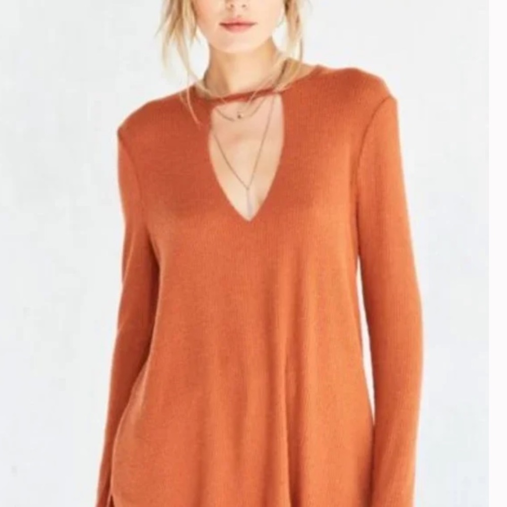 PROJECT SOCIAL T x UO Irresistible Cutout Deep V-Neck Ribbed Top Orange XS